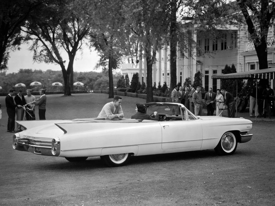  Cadillac Series 62 Convertible (6267F) 1960 года  (фото 6 из 23)